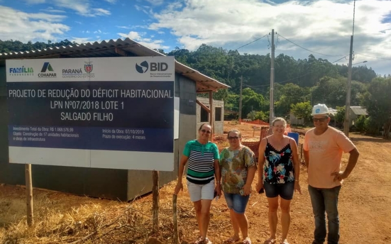 Equipe técnica Da Secretária de Assistência Social e CRAS em visita as obras do projeto de Déficit Habitacional do Progr