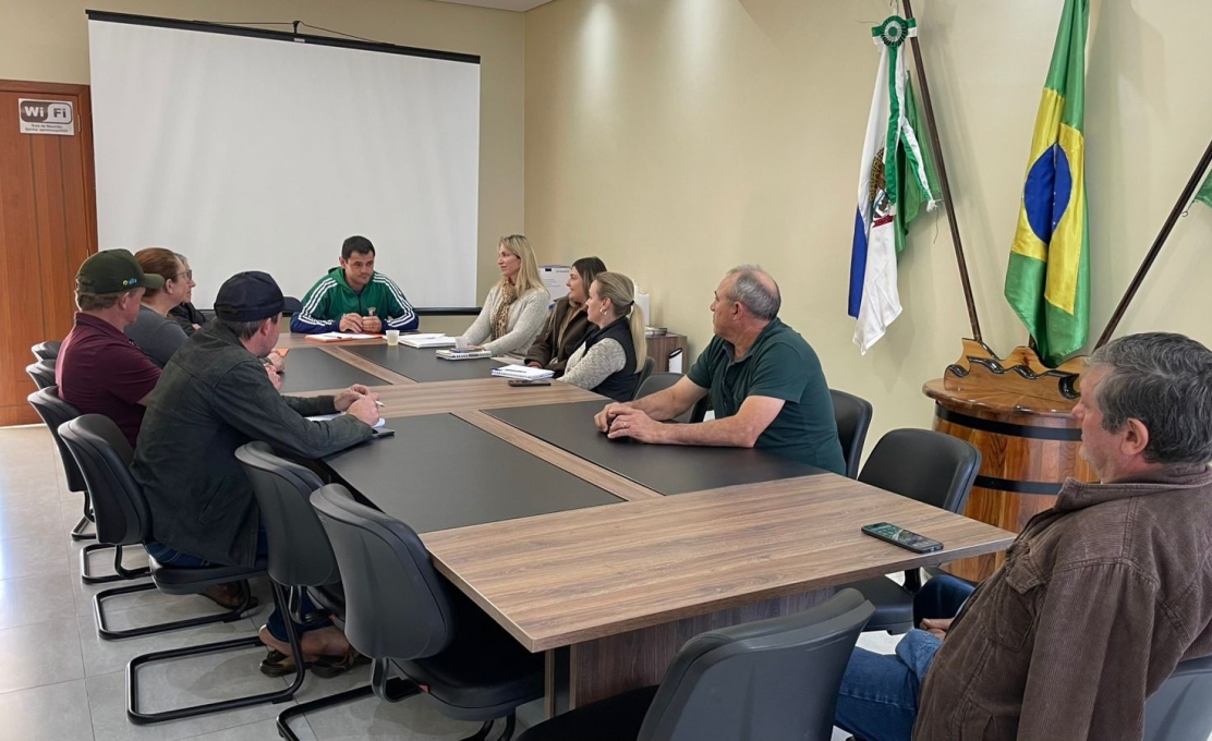 Entidades participam de reunião preparatória para a 30ª Festa do Vinho e do Queijo
