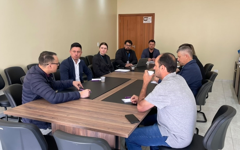 Município e Sistema Fiep discutem ações para capacitação profissional